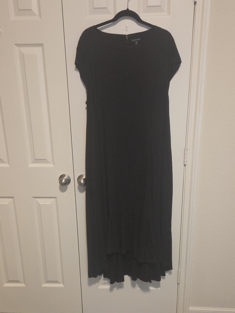 Universal Standard Black Maxi Dress with Short Sleeves and Scoop Neck